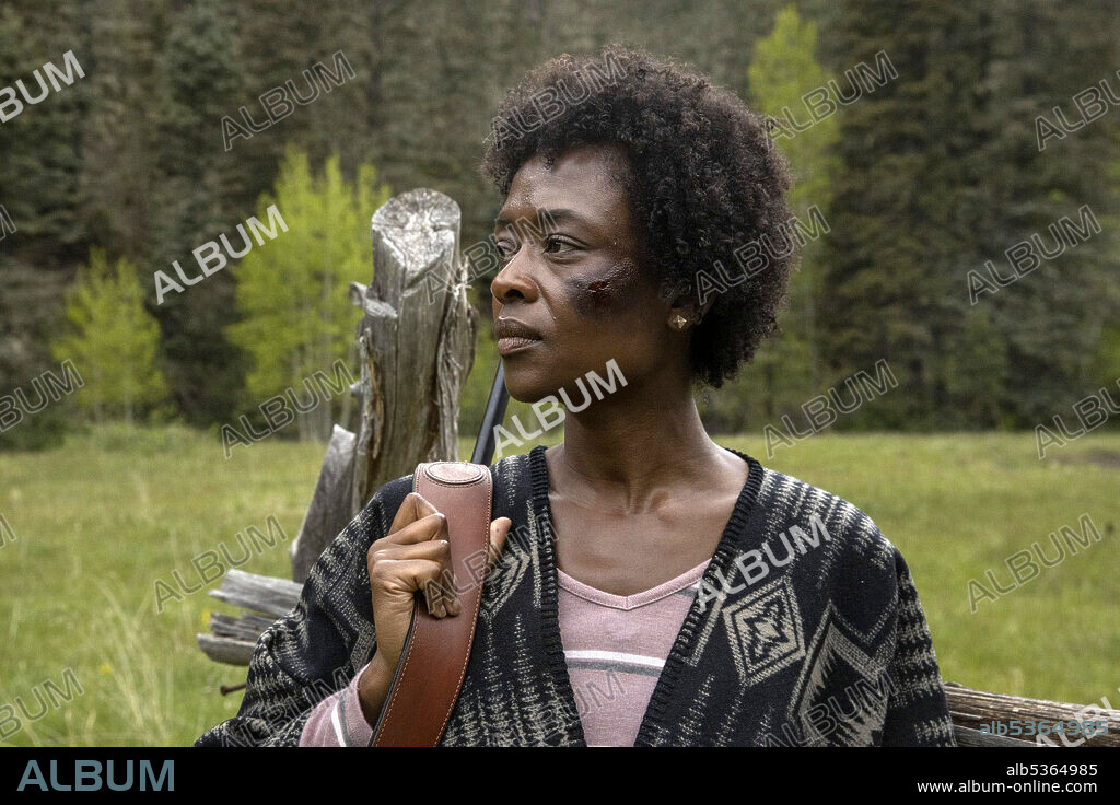 MEDINA SENGHORE in THOSE WHO WISH ME DEAD, 2021, directed by TAYLOR SHERIDAN. Copyright BRON STUDIOS.