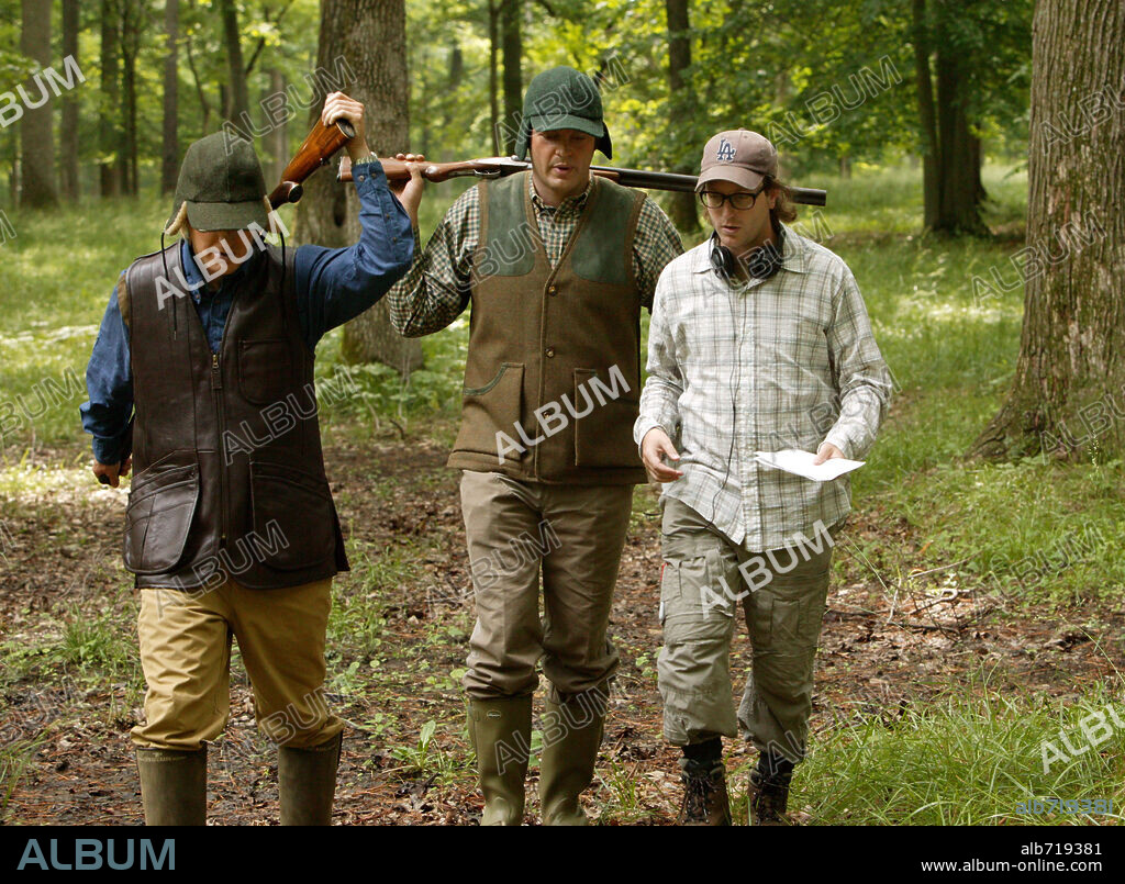 DAVID DOBKIN, OWEN WILSON and VINCE VAUGHN in THE WEDDING CRASHERS, 2005, directed by DAVID DOBKIN. Copyright NEW LINE CINEMA / CARTWRIGHT, RICHARD.