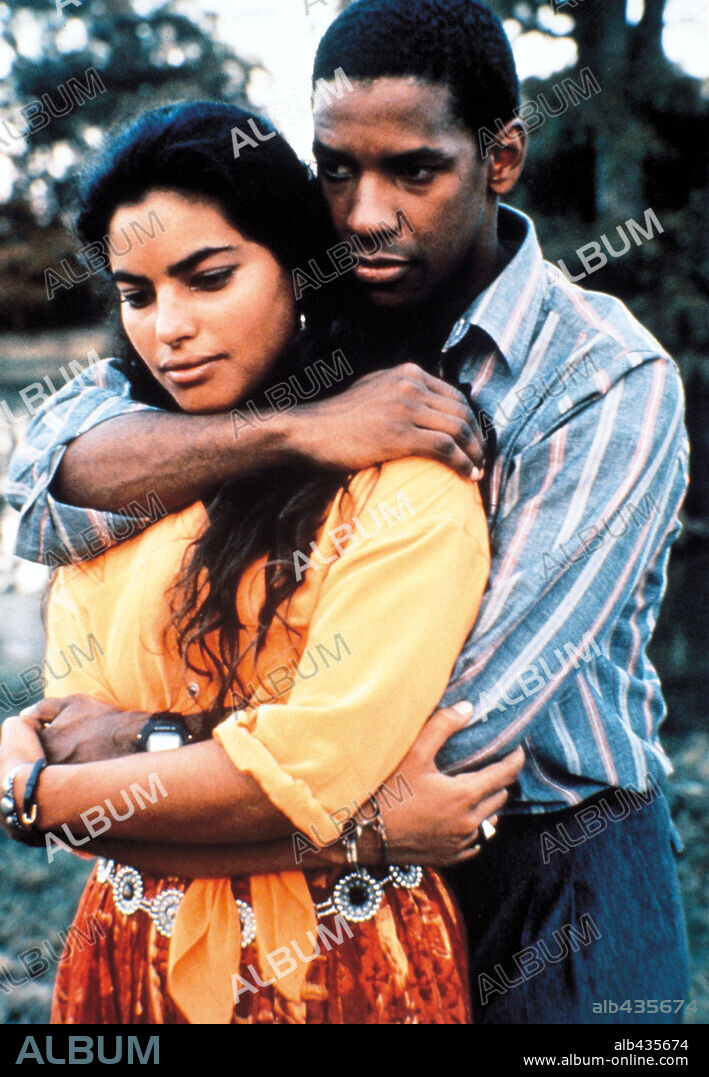DENZEL WASHINGTON and SARITA CHOUDHURY in MISSISSIPPI MASALA, 1991, directed by MIRA NAIR. Copyright PALACE PICTURES.