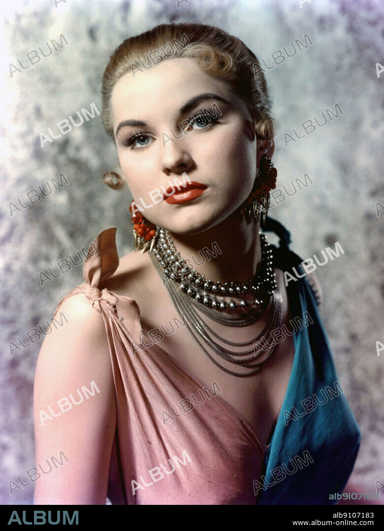 DEBRA PAGET in DEMETRIUS AND THE GLADIATORS, 1954, directed by DELMER DAVES. Copyright 20TH CENTURY FOX.