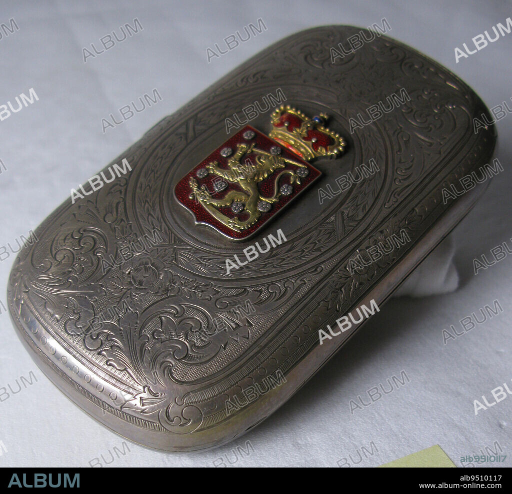 Otto Roland Mellin, Cigarette box, 1898, 12.7 × 7.3 cm.