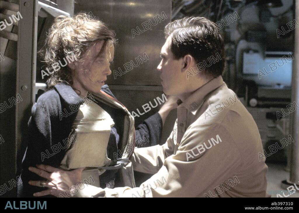 HOLT MCCALLANY and OLIVIA WILLIAMS in BELOW, 2002, directed by DAVID TWOHY. Copyright DIMENSION FILMS.