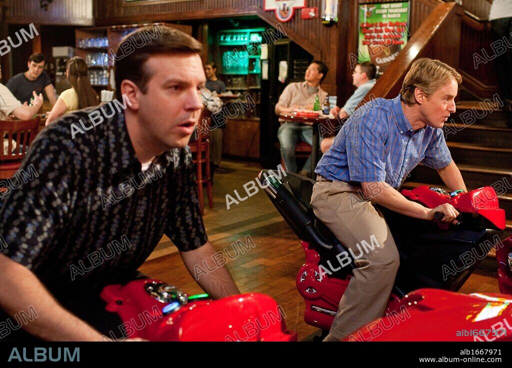 JASON SUDEIKIS y OWEN WILSON en CARTA BLANCA, 2011 (HALL PASS), dirigida por BOBBY FARRELLY y PETER FARRELLY. Copyright NEW LINE CINEMA / IOVINO, PETER.