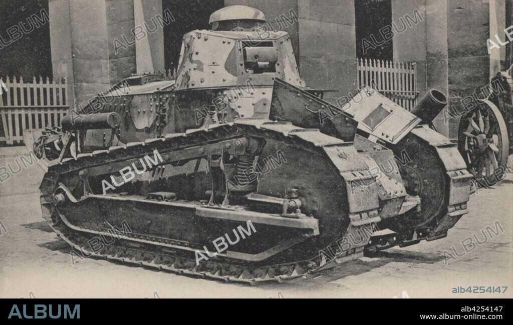 Primera guerra mundial (1914-1918). Carro de combate francés Renault con cañón de 37 mm.
