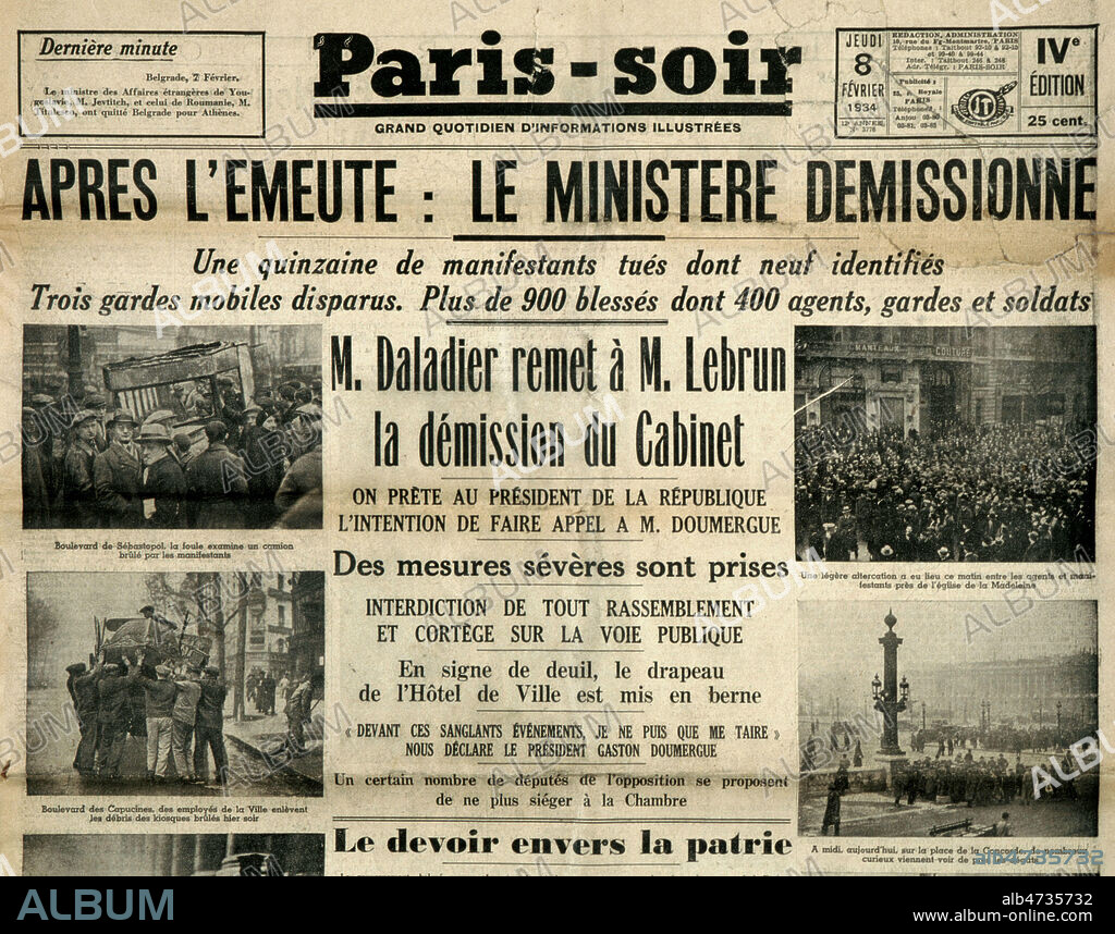 'Apres l'emeute : le ministre demissionne. M. DALADIER (1884-1970) remet a M. LEBRUN la demission du cabinet'. Une du journal Paris-Soir du 8 fevrier 1934. Credit : Collection KHARBINE-TAPABOR.