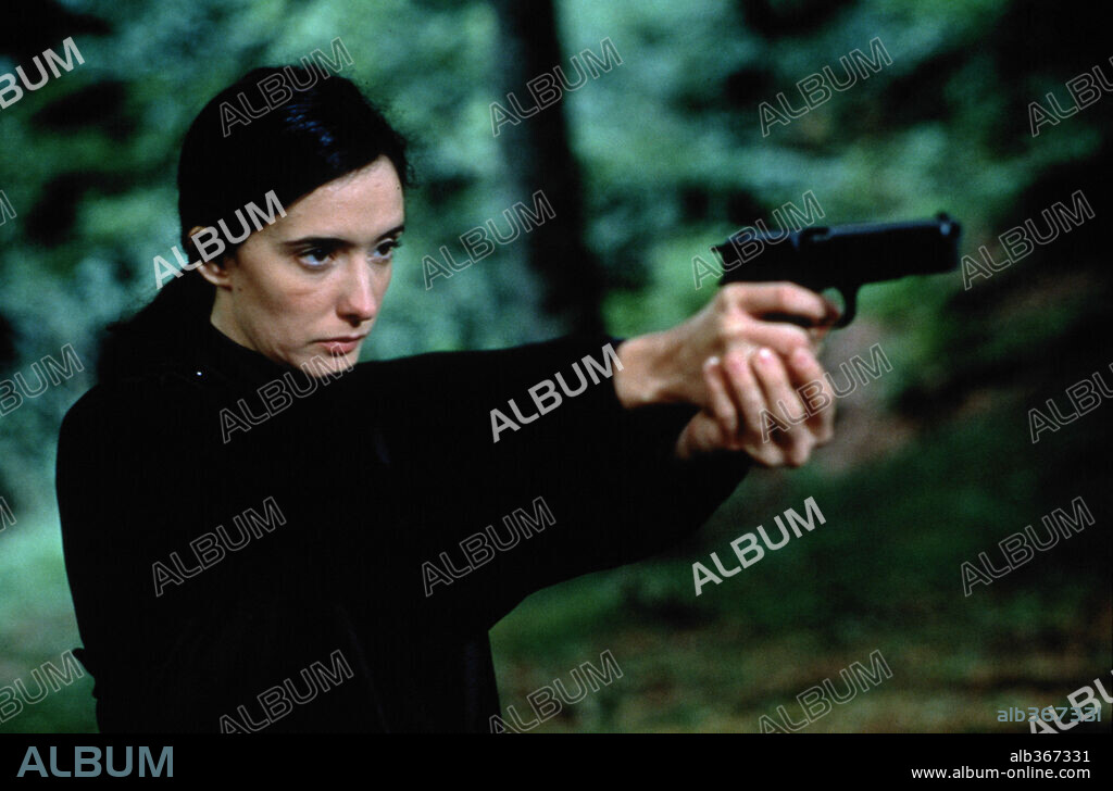 ANA TORRENT en YOYES, 2000, dirigida por HELENA TABERNA.
