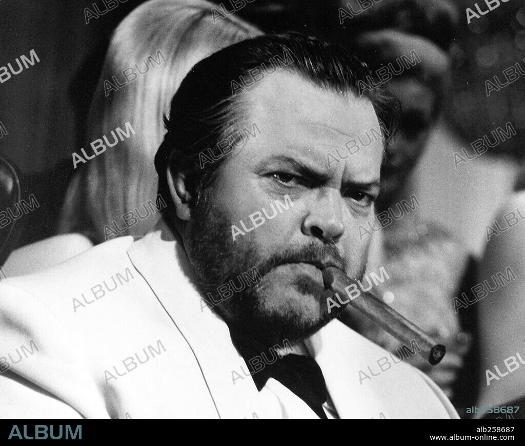 ORSON WELLES in CASINO ROYALE, 1967, directed by JOHN HUSTON, KEN HUGHES, ROBERT PARRISH and VAL GUEST. Copyright COLUMBIA/FAMOUS ARTISTS.