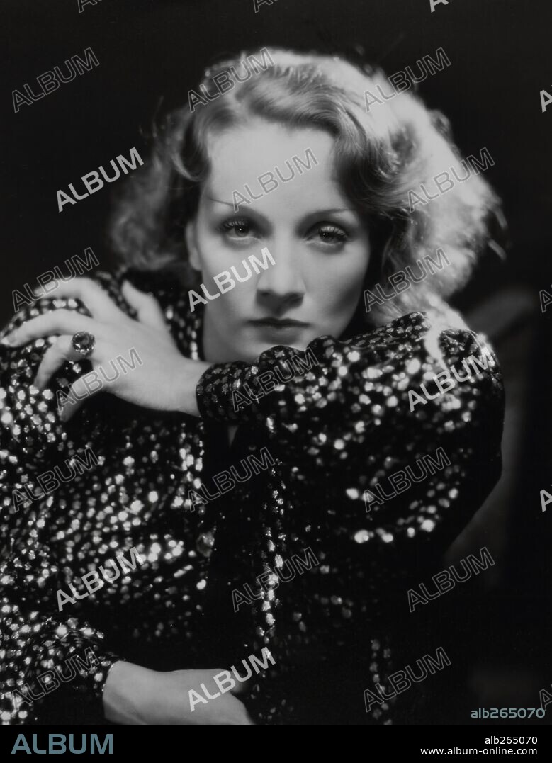 MARLENE DIETRICH dans SHANGHAI EXPRESS, 1932, réalisé par JOSEF VON STERNBERG. Copyright PARAMOUNT PICTURES / RICHEE, E.R.