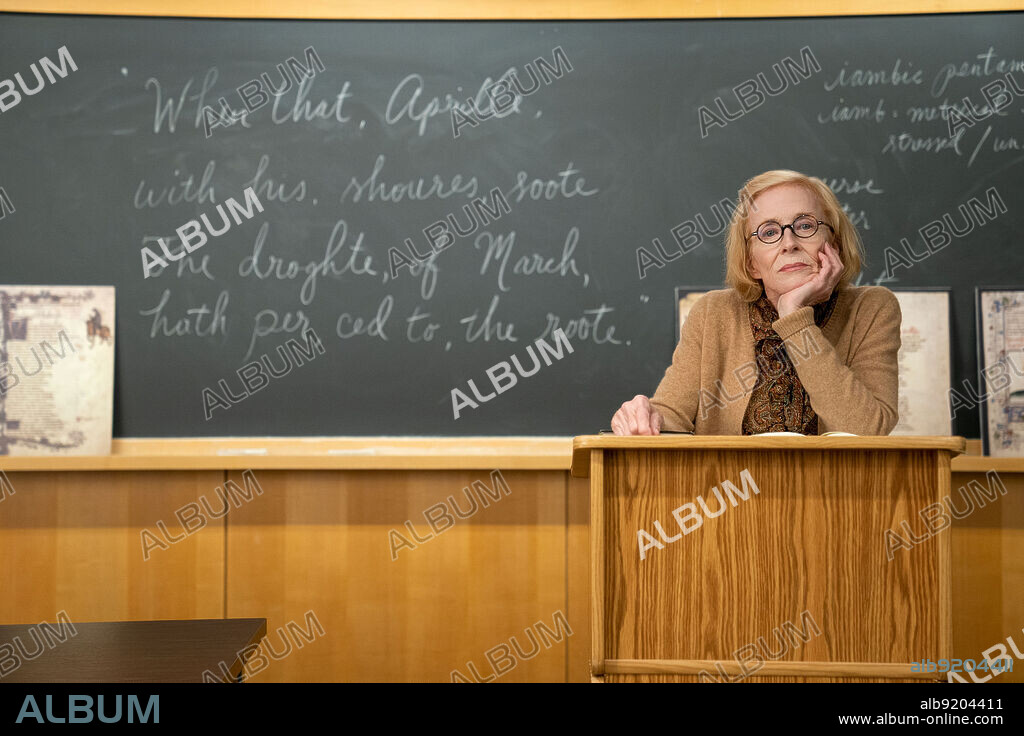 HOLLAND TAYLOR en LA DIRECTORA, 2021 (THE CHAIR), dirigida por DANIEL GRAY LONGINO. Copyright NETFLIX.