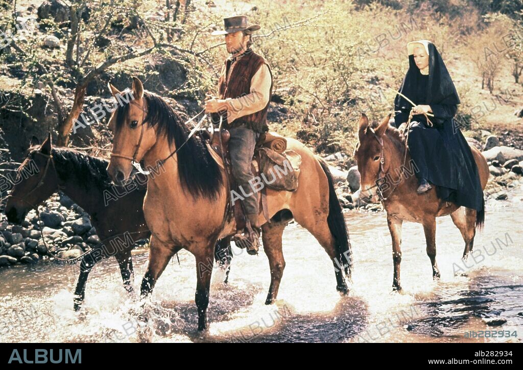 CLINT EASTWOOD and SHIRLEY MACLAINE in TWO MULES FOR SISTER SARA, 1970, directed by DON SIEGEL. Copyright UNIVERSAL/MALPASO.