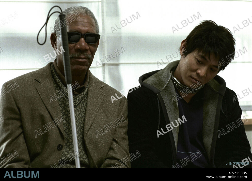 JET LI and MORGAN FREEMAN in UNLEASHED, 2005 (DANNY THE DOG), directed by LOUIS LETERRIER. Copyright EUROPA CORP/DANNY THE DOG PRODS LTD./THF1 FILMS PROD/QIAN YI.