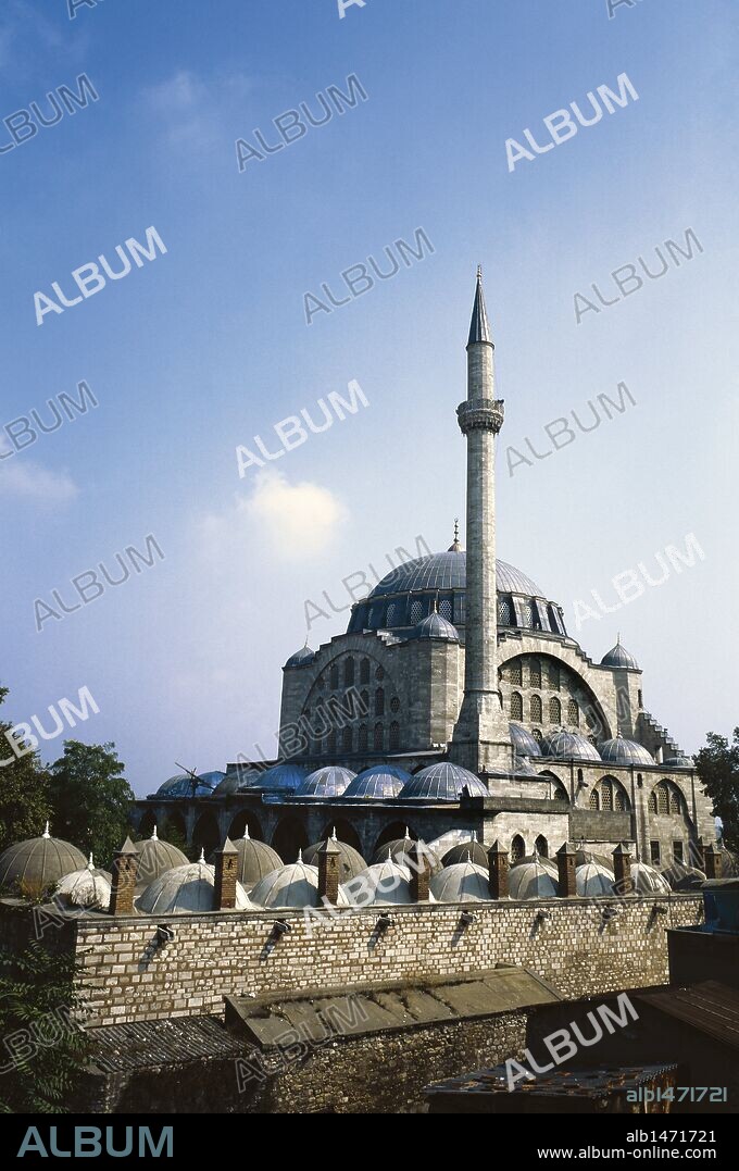 Turkey. Istanbul. The Mihrimah Sultan Mosque. 16th century.  Ottoman building located in the Edirnekapõ. Designed by Mimar Sinan for the favorite daughter of Suleiman the Magnificent, Princess Mihrimah. Built 1562 to 1565.