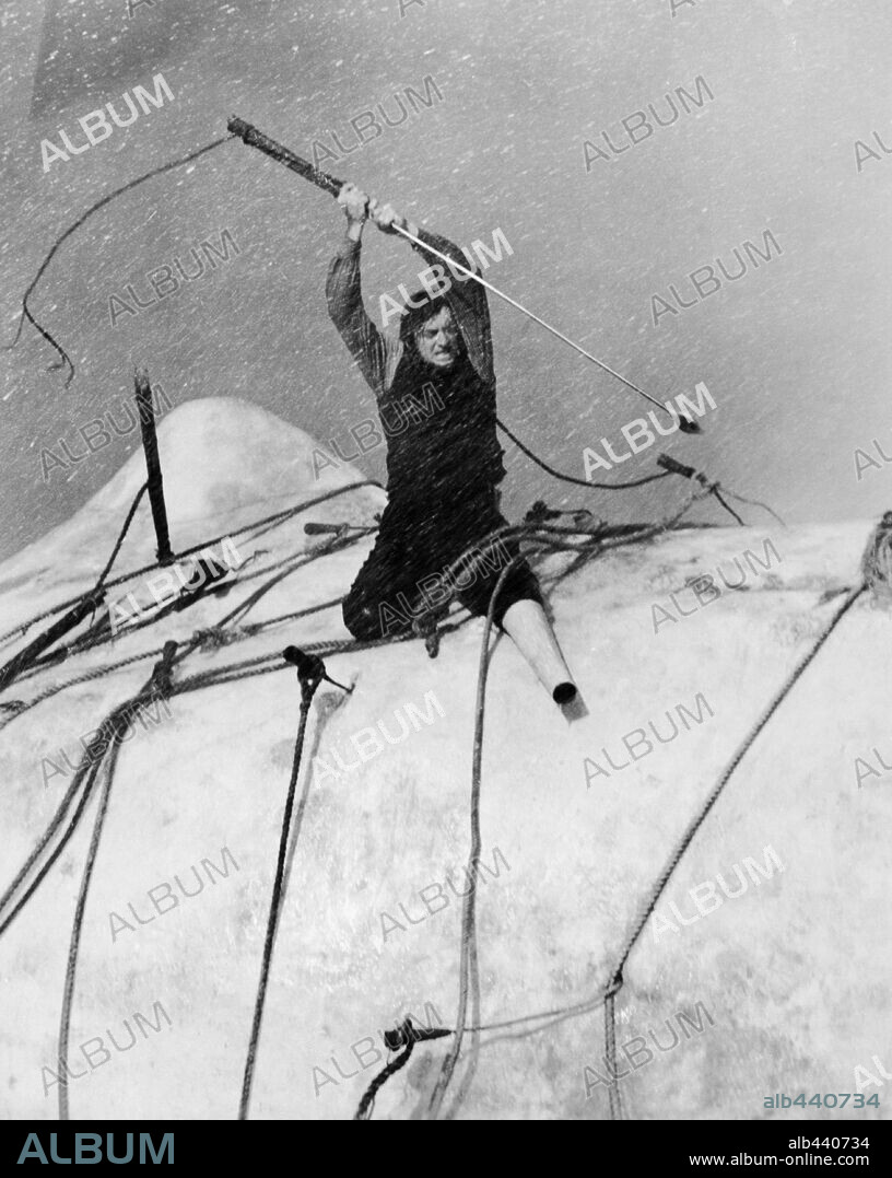 GREGORY PECK in MOBY DICK, 1956, directed by JOHN HUSTON. Copyright WARNER BROTHERS.