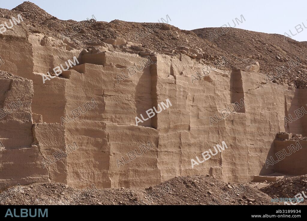 Canteras Gebel Silsila (margen oriental).