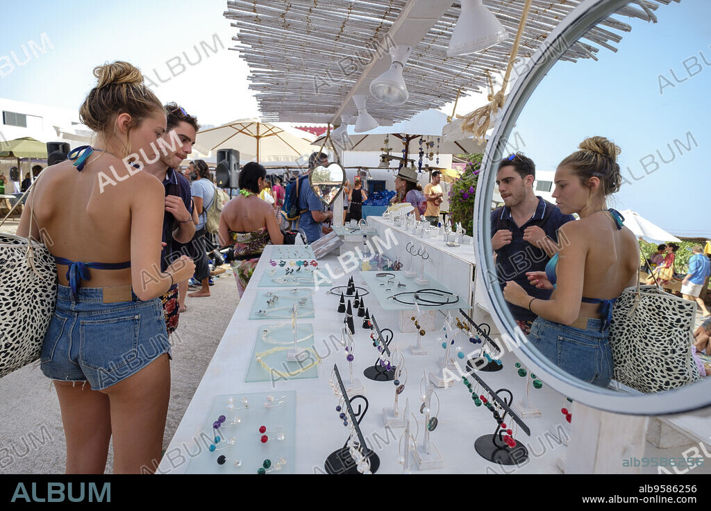Mercadillo Hippie, Feria Artesal de La Mola, el Pilar de la Mola, Formentera, balearic islands, Spain.