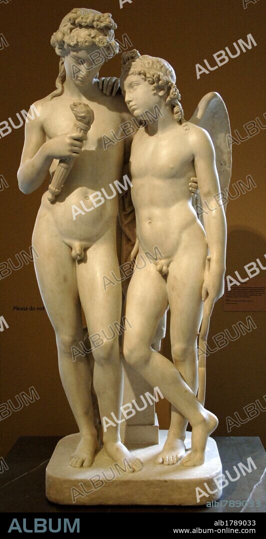 ARTE SIGLO XIX. REINO UNIDO. RENNIE, George (1791-1866). Escultor, ingeniero y político escocés. CUPIDO SOPLANDO EN LA ANTORCHA DE HIMENEO PARA REAVIVAR SU LLAMA (h. 1831). Mármol. Museo Victoria y Alberto. Londres. Inglaterra. Reino Unido.