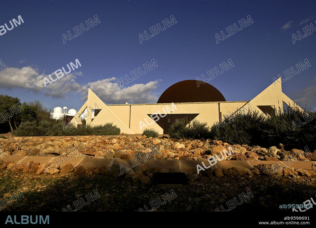 Observatorio astronómico. Costix. Mallorca. Baleares.España.