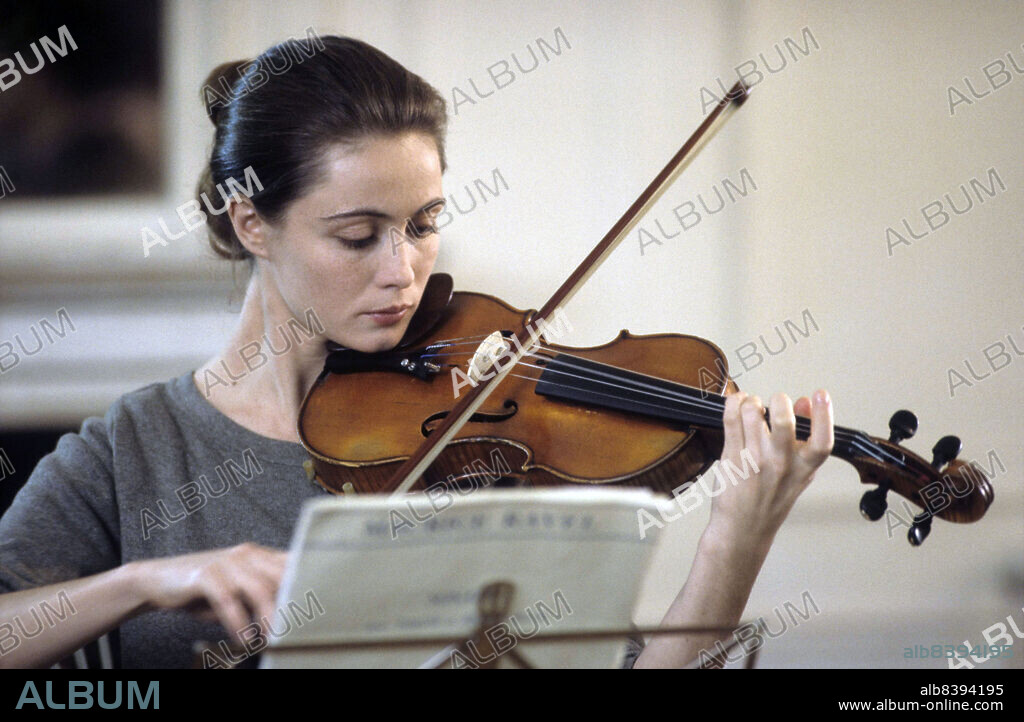 EMMANUELLE BEART en UN CORAZON EN INVIERNO, 1992 (UN COEUR EN HIVER), dirigida por CLAUDE SAUTET. Copyright Films Par Film / France 3 Cinéma.