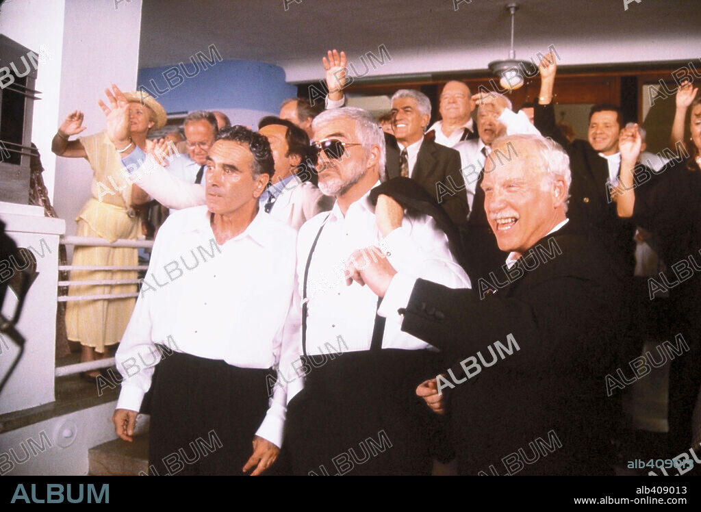 BURT REYNOLDS, DAN HEDAYA y RICHARD DREYFUSS en UNA BANDA DE CUIDADO, 2000 (THE CREW), dirigida por MICHAEL DINNER. Copyright TOUCHSTONE PICTURES / ZUCKERMAN, ROBERT.