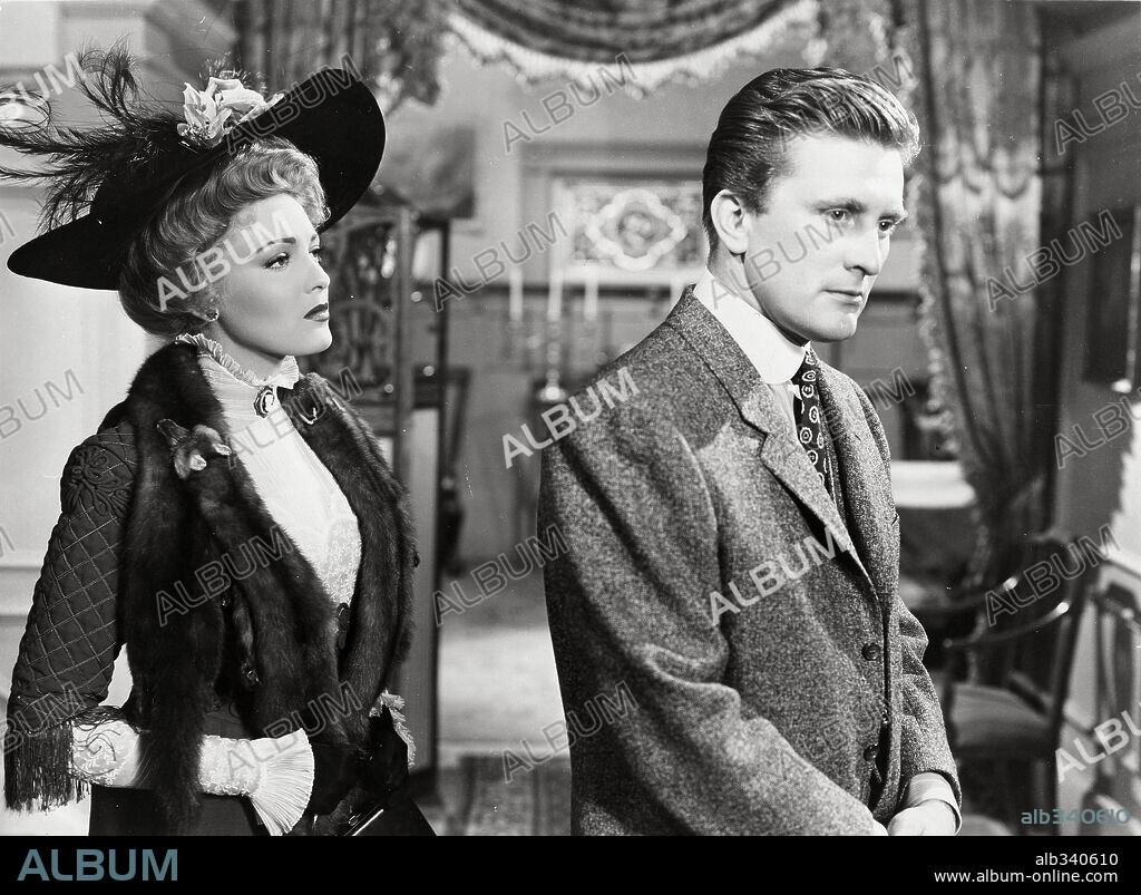 KIRK DOUGLAS y LINDA DARNELL en MURALLAS HUMANAS, 1948 (THE WALLS OF JERICHO), dirigida por JOHN M. STAHL. Copyright 20TH CENTURY FOX.