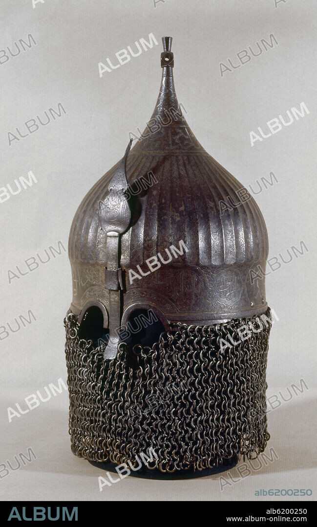 IBN QA LUMED ALI. CASCO CON MALLA PROTECTORA-PERIODO TURCO OSMANLI-1444/1481-49CM-DIAMETRO 23CM.