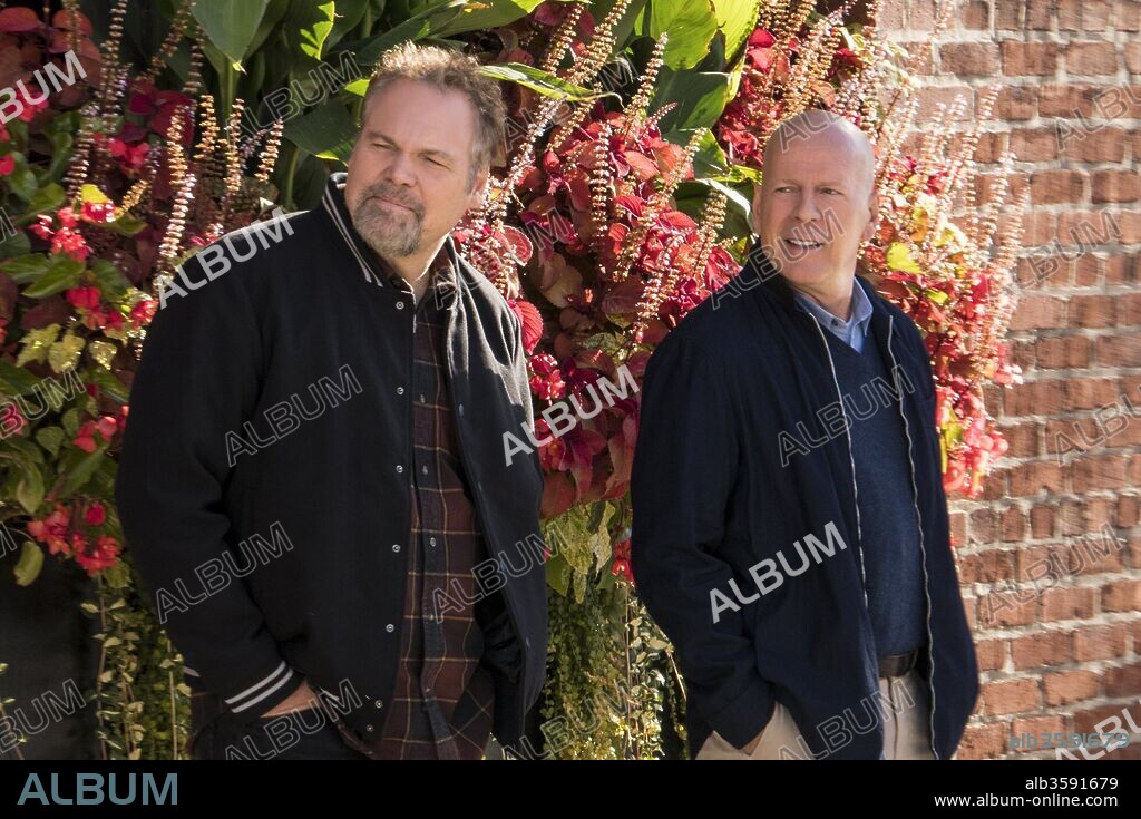 BRUCE WILLIS y VINCENT D'ONOFRIO en EL JUSTICIERO, 2018 (DEATH WISH), dirigida por ELI ROTH. Copyright Cave 76/Metro-Godwyn-Mayer.