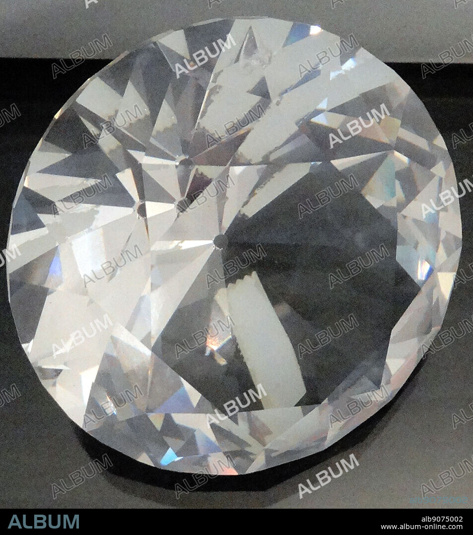 Coster Diamonds Brilliant Cut diamond with 57 facets. Coster Diamonds is one of the oldest still operating diamond polishing factories in Amsterdam. Dated 2014.