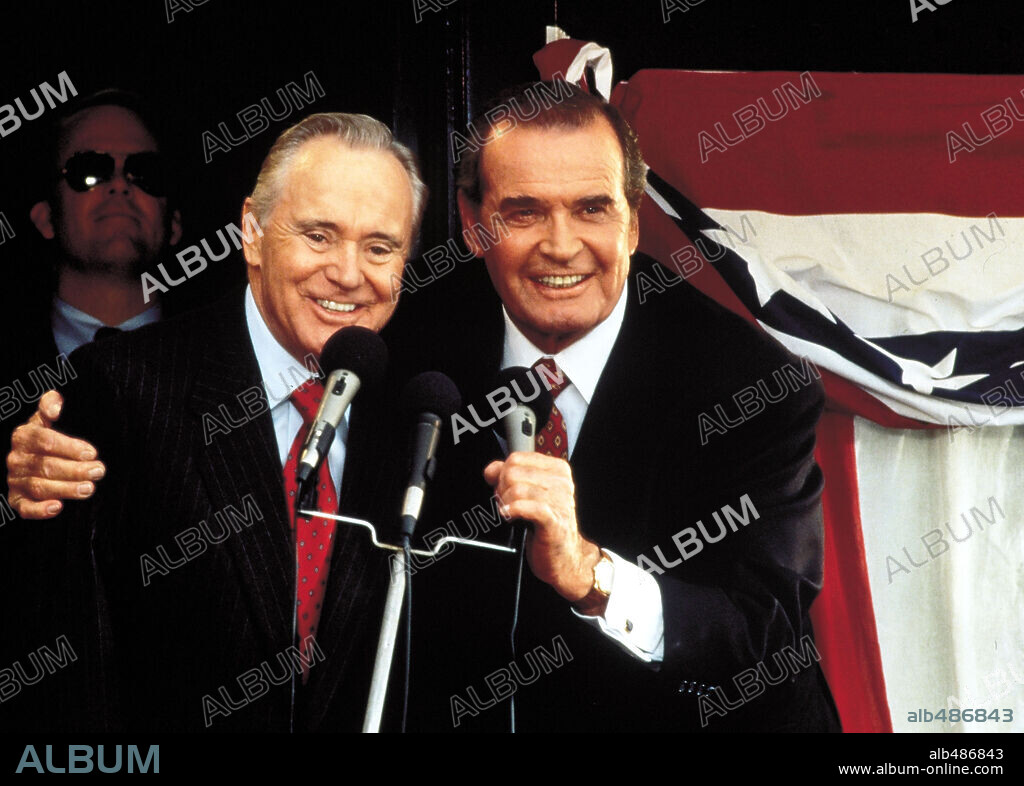JACK LEMMON and JAMES GARNER in MY FELLOW AMERICANS, 1996, directed by PETER SEGAL. Copyright WARNER BROTHERS / BLACKBURN, MARSHA.
