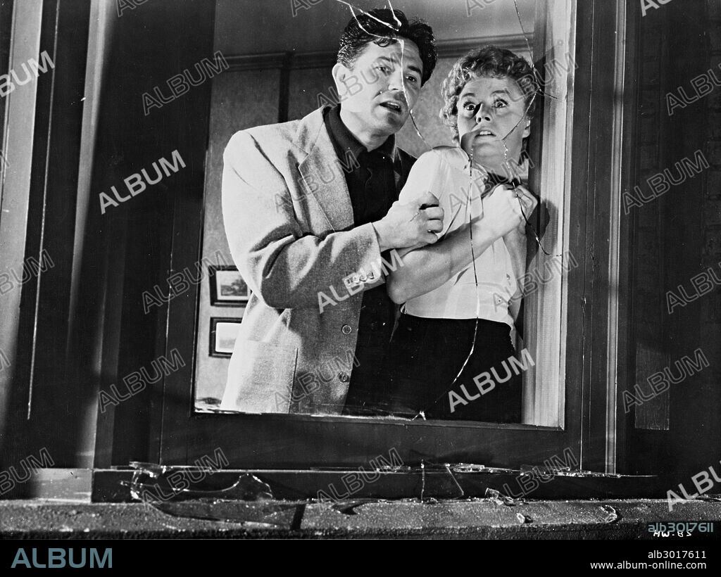 JOHN GARFIELD und SHELLEY WINTERS in HE RAN ALL THE WAY, 1951, unter der Regie von JOHN BERRY. Copyright UNITED ARTISTS/ROBERTS PRODS.
