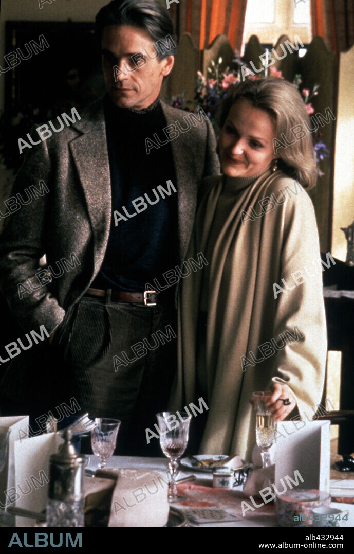 JEREMY IRONS and MIRANDA RICHARDSON in DAMAGE, 1992 (FATALE), directed by LOUIS MALLE. Copyright SKRIBA/STUDIO CANAL/CHANNEL 4/CANAL+.
