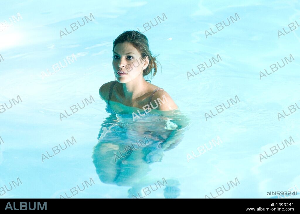 EVA MENDES in LAST NIGHT, 2010, directed by MASSY TADJEDIN. Copyright GAUMONT.