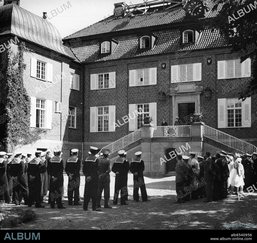 HANINGE 1946-07-02. Berga slott har blivit skola för Stockholms örlogsstation och Berga örlogsskolor (BÖS). Foto: SvD / TT / kod 12014.