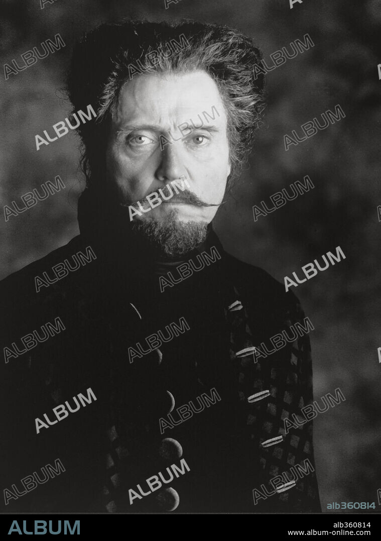 CHRISTOPHER WALKEN in THE AFFAIR OF THE NECKACE, 2001, directed by CHARLES SHYER. Copyright ALCON ENTERTAIMENT.