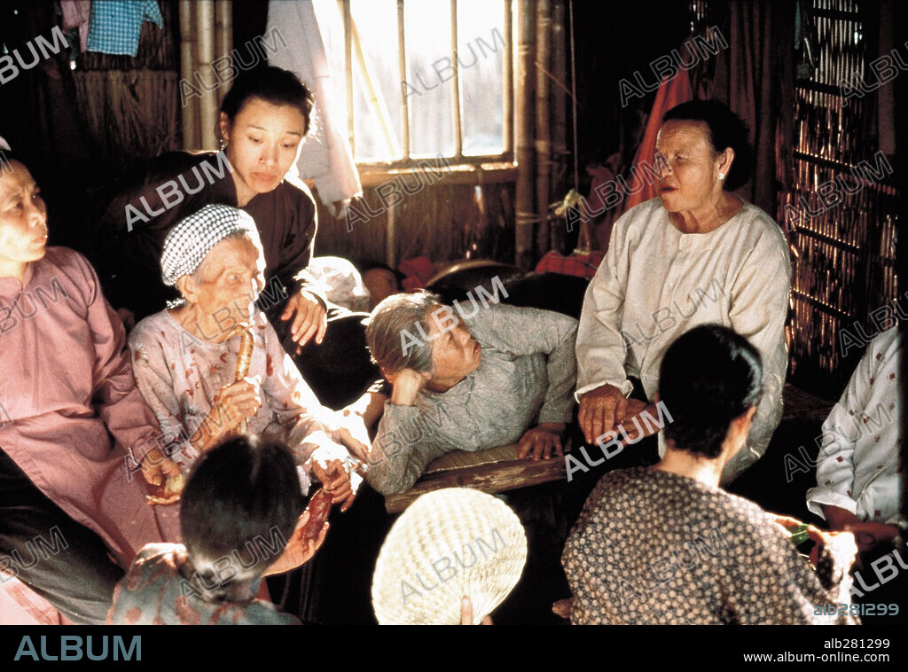 EL CIELO Y LA TIERRA, 1993 (HEAVEN & EARTH), dirigida por OLIVER STONE. Copyright WARNER BROTHERS.