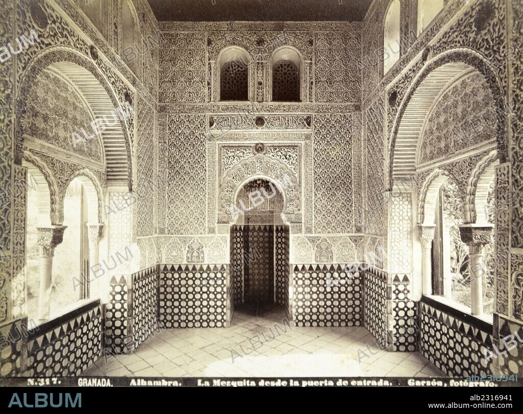 Granada, la Alhambra: Oratorio de El Partal, hacia el mihrab.