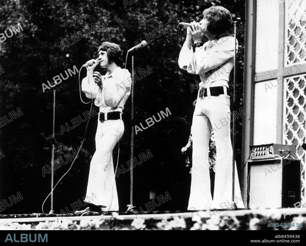 Tom & Mick / Sånggrupp / Sångduo med Tommy Körberg och Ulf Johansson / . Från framträdande i Malmö Folkets Park. Tom och Mick Orkester Duo Scen 1968. (c) Bert Olsson / Sydsvenskan / IBL.