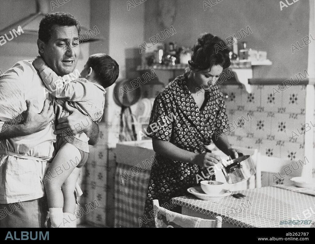 UNA VIDA DIFÍCIL, 1961 (UNA VITA DIFFICILE), dirigida por DINO RISI.