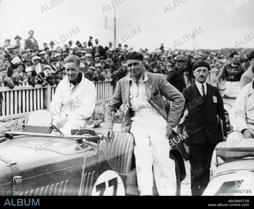 FS Barnes in the centre, AH Langley to his right, with a Singer Nine Sports car, 1930s. The Nine became the first unsupercharged British car under 1000cc ever to qualify for the Rudge Cup, maintaining an average speed of 49.4 mph.