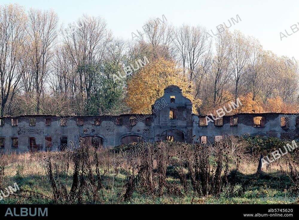 Meerbusch-Büderich, Haus Meer, Remise des ehemaligen Gutshofs, Westseite Filmsize: 6 × 9 cm.