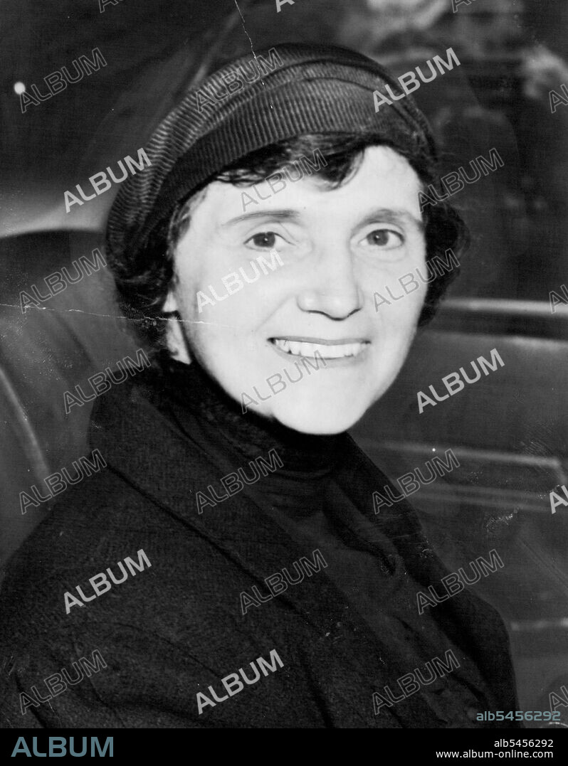 The former Empress Zita of Austria, shown as she arrived in New York by Clipper, from Europe. She was accompanied by her 19-year-old daughter, Archduchess Elizabeth. She was met by two sons, Archduke Otto and Archduke Felix. July 20, 1940. (Photo by ACME).