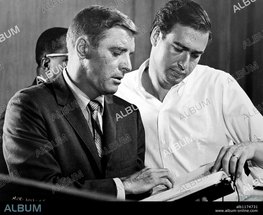 BURT LANCASTER and JOHN FRANKENHEIMER in THE YOUNG SAVAGES, 1961, directed by JOHN FRANKENHEIMER. Copyright UNITED ARTISTS.