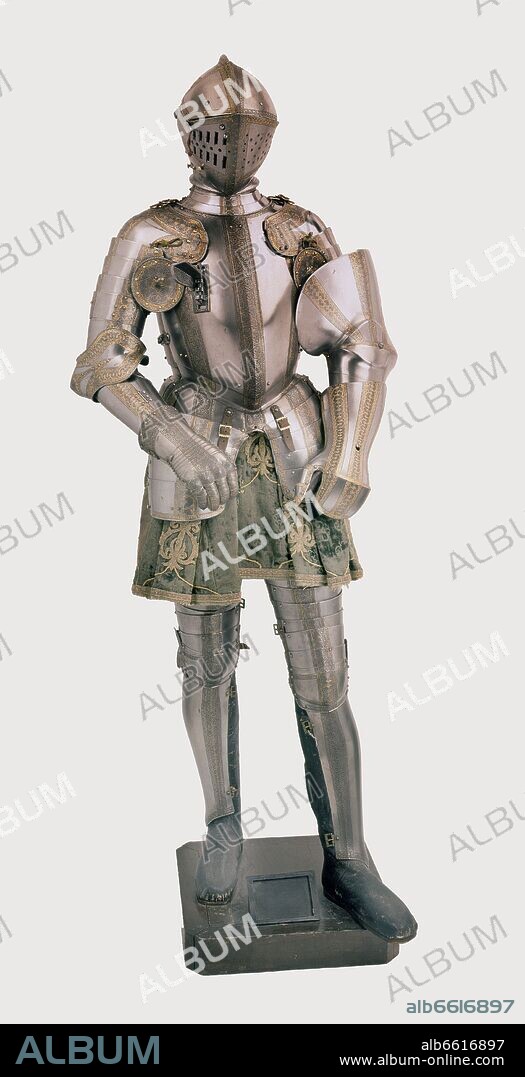WOLFGANG GROSSCHEDEL. ARMADURA DE FELIPE II LLAMADA "DE ONDAS O DE NUBES" - LANDSHUT HACIA 1544 - ACERO ORO Y LATON.