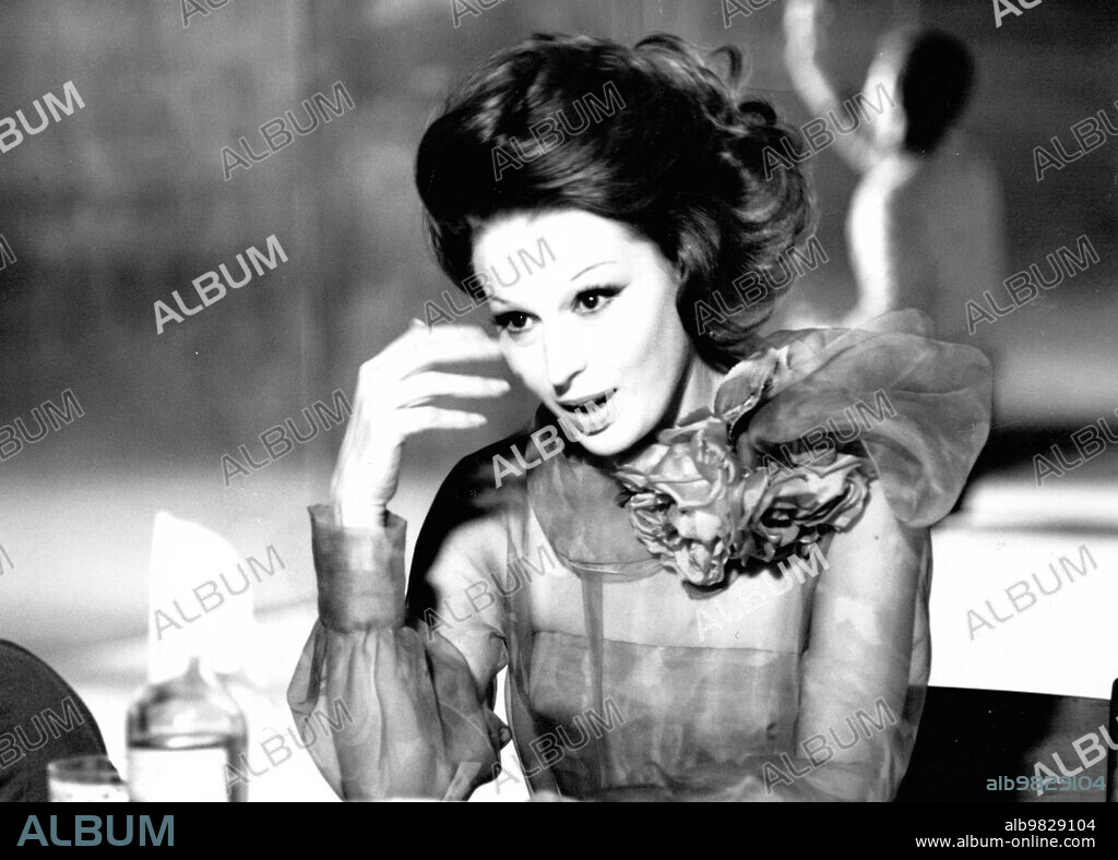 SILVANA MANGANO in THE WITCHES, 1967 (LE STREGHE), directed by FRANCO ROSSI, LUCHINO VISCONTI, MAURO BOLOGNINI, PIER PAOLO PASOLINI and VITTORIO DE SICA. Copyright HAMMER FILM PRODUCTIONS.