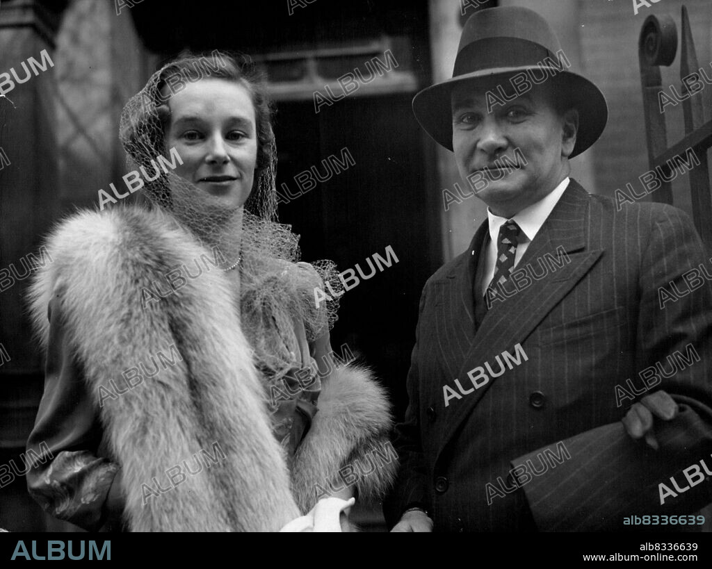 In 1948 Popski married a former ATS Officer, Pamela Firth, whom he had met in Vienna.Colonel Popski married Lt. Colonel Vladimir Peniakoff 51 better known as Popski of "Private Army Fame is seen with his bride formerly Miss Pamela Firth of Halstead Essex, leaving Chelsea registry office London after their marriage this morning April 2nd 1948. April 2, 1948. (Photo by The Associated Press Ltd.).