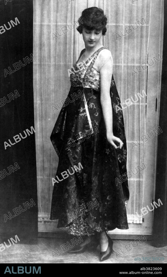 Callot Soeurs was a fashion design house opened in 1895 in Paris, France. It was operated by the four Callot sisters: Marie Callot Gerber, Marthe Callot Bertrand, Regina Callot Tennyson-Chantrell and JosÃ©phine Callot Crimont. The eldest sister, Marie, was trained in dressmaking and they were all taught by their mother, a lacemaker. Callot Soeurs clothing was known for its exotic detail. They were among the first designers to use gold and silver lamÃ© to make dresses. During the 1920s they were one of the leading fashion houses in Paris, catering to an exclusive clientele from across Europe and the United States. An evening gown or gown is a long flowing women's dress usually worn to a formal affair.