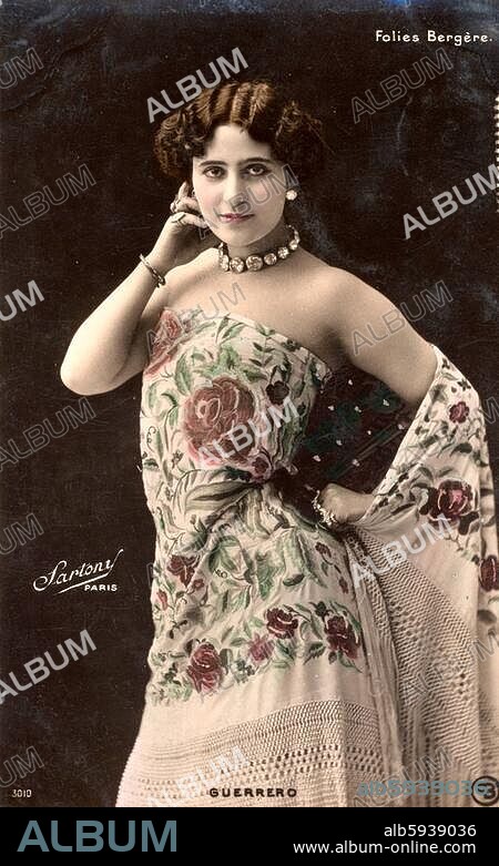 Guerrero, Maria; Span. actress. 1868-1928. Role photo from the Folies Bergere in Paris. Photo postcard, coloured, c. 1905 (Sartoni, Paris). Berlin, Sammlung Archiv für Kunst und Geschichte.