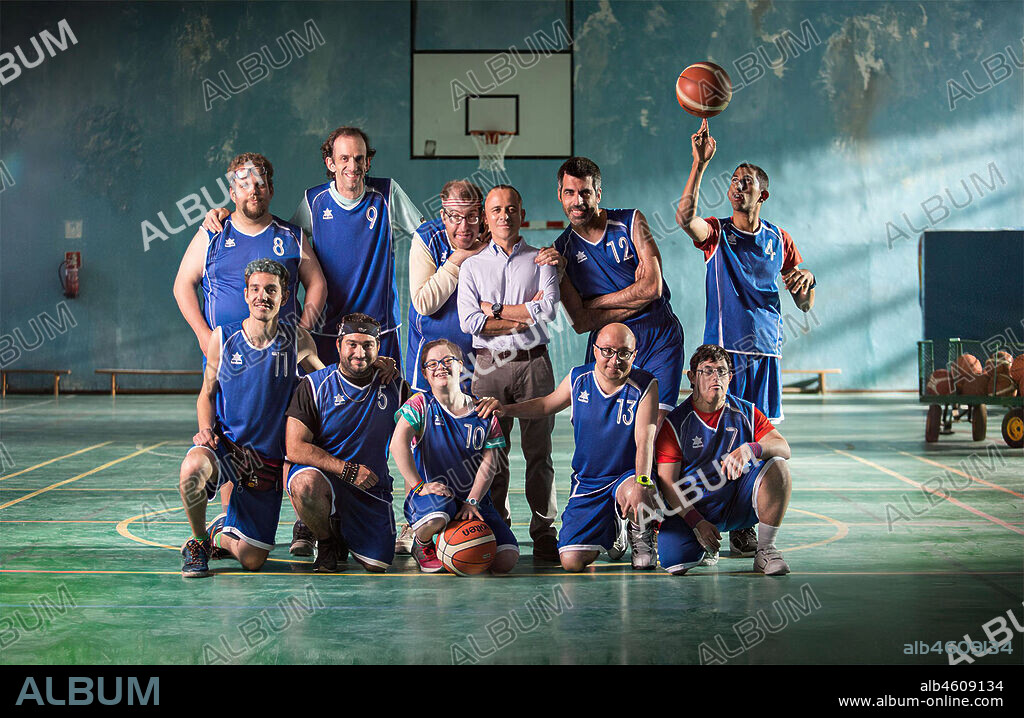 ALBERTO NIETO FERNANDEZ, FRAN FUENTES, GLORIA RAMOS, JAVIER GUTIERREZ, JESUS LAGO, JESUS VIDAL, JOSE DE LUNA, ROBERTO CHILLIDA, SERGIO OLMO y STEFAN LOPEZ en CAMPEONES, 2018, dirigida por JAVIER FESSER. Copyright Morena Films / Movistar+ / Películas Pendleton.