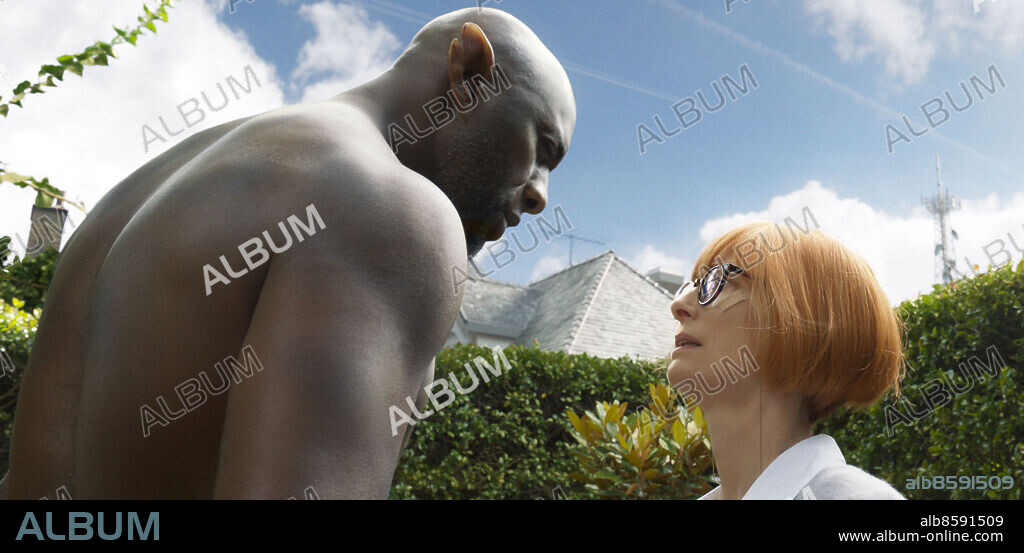 IDRIS ELBA y TILDA SWINTON en TRES MIL AÑOS ESPERANDOTE, 2022 (THREE THOUSAND YEARS OF LONGING), dirigida por GEORGE MILLER. Copyright METRO-GOLDWYN-MAYER.