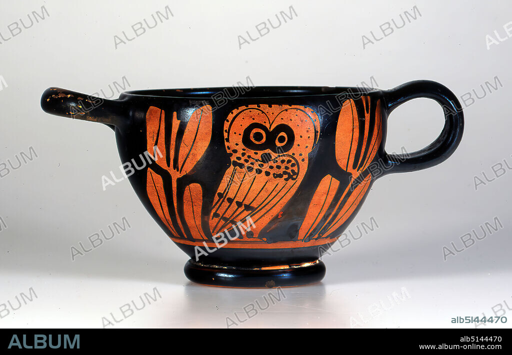 Owl-Skyphos (Type B), clay, quickly turned, painted (ceramic), alternately fired, clay, painted and fired, Total: Height: 7.5 cm; Muzzle diameter: 10 cm; Base diameter: 5.2 cm, ceramic, Owls, High Classical (Greek antiquity), Greek antiquity, A large number of Attic drinking cups of the 5th century B.C. join together by their decoration to form a special group: the so-called Owl-Skyphos. On both sides of the vessels, a little owl sits quietly with lowered wings between vertically placed olive branches. Owls and olive branches are sacred to Athena, the city goddess of Athens. Both have been decorating the backs of Attic coins since the 6th century BC. Usually the Attic drinking cups have two horizontal handles. In the case of the Owl Skyphoi, a large group is equipped with one horizontal and one vertical handle each. The inscription 'Glaux' on a skyphos in Berlin gave this group its name.
