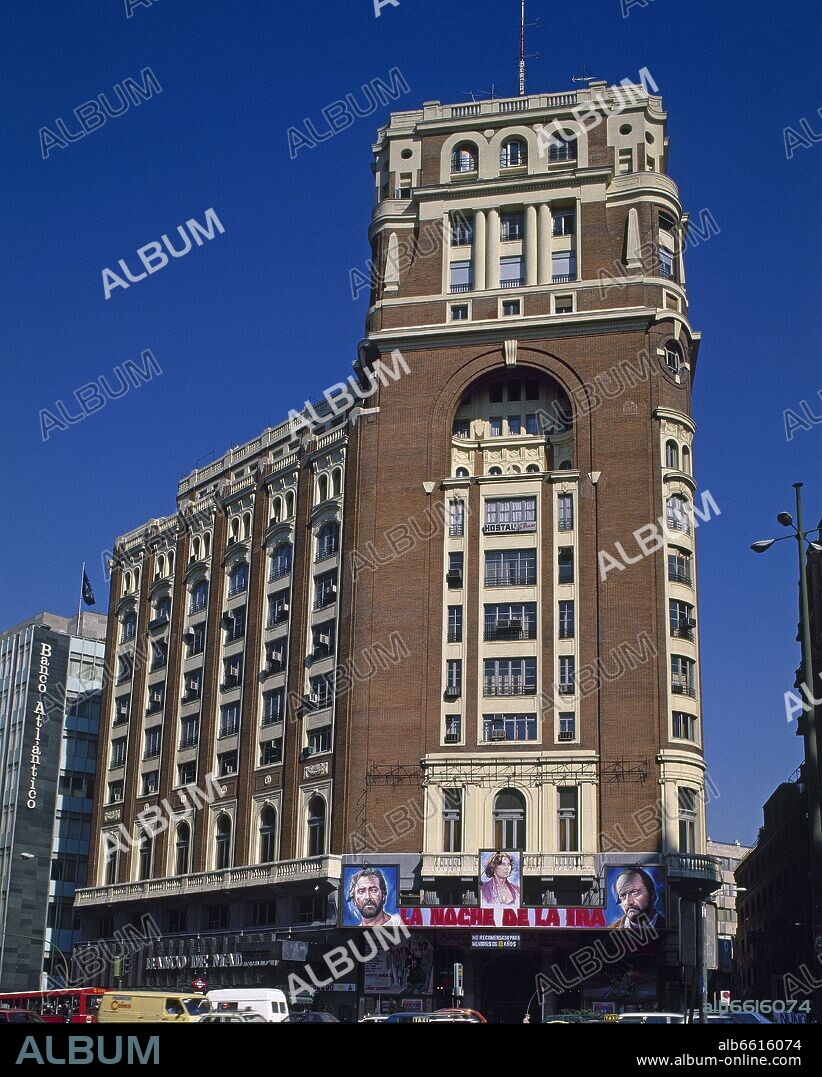 PEDRO MUGURUZA. PALACIO DE LA PRENSA CONSTRUCCION DEL 1928 ESTA SITUADO EN LA PLAZA DE CALLAO Nº 4 ESQUINA A LA CALLE GRAN VIA NUMERO 46.